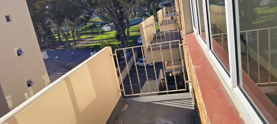 To Let 1 Bedroom Property for Rent in Strand South Western Cape